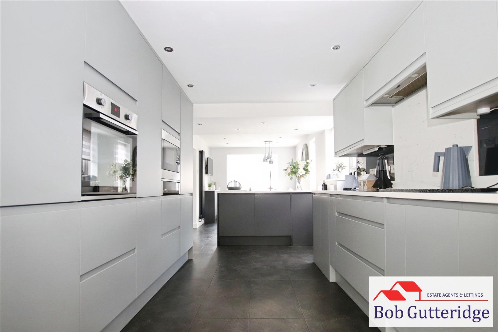 OPEN PLAN FITTED KITCHEN / DINING ROOM